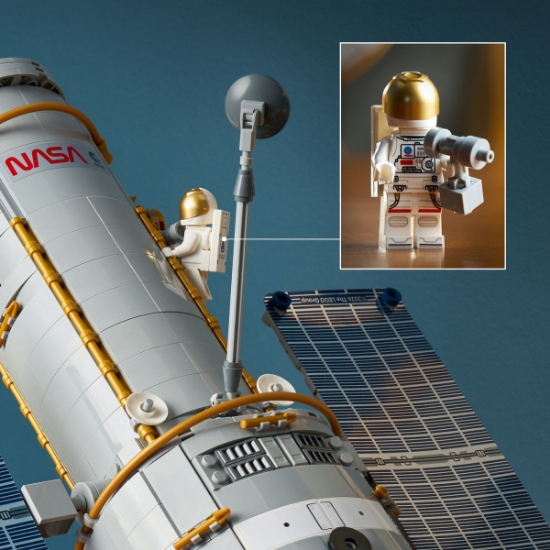 Imagine LEGO ICONS TELESCOPUL SPATIAL HUBBLE 11382
