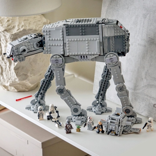 Imagine LEGO STAR WARS AT AT CU INT 4 DIN VESTIGIUL IMPERIULUI 75454