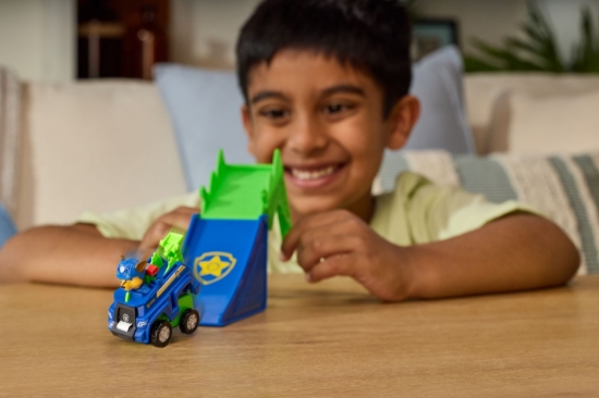 Imagine PATRULA CATELUSILOR FILMUL CU DINOZAURI SET VEHICUL CU RAMPA SI FIGURINA CHASE
