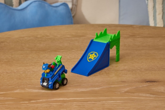 Imagine PATRULA CATELUSILOR FILMUL CU DINOZAURI SET VEHICUL CU RAMPA SI FIGURINA CHASE