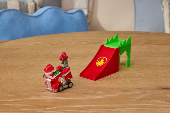 Imagine PATRULA CATELUSILOR FILMUL CU DINOZAURI SET VEHICUL CU RAMPA SI FIGURINA MARSHALL