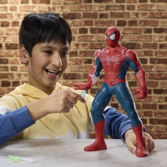 Imagine SPIDER MAN SET INCARCARE DE PUTERE CU FIGURINA SPIDER MAN SI ACCESORII 36.5CM
