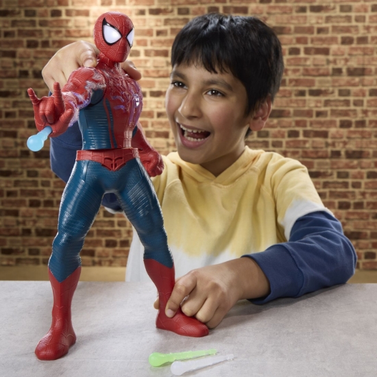Imagine SPIDER MAN SET INCARCARE DE PUTERE CU FIGURINA SPIDER MAN SI ACCESORII 36.5CM