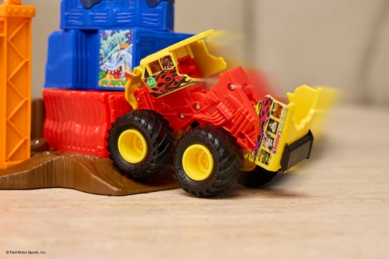 Imagine MONSTER JAM SMASH AND BASH SET DE JOACA CRASH COURSE 