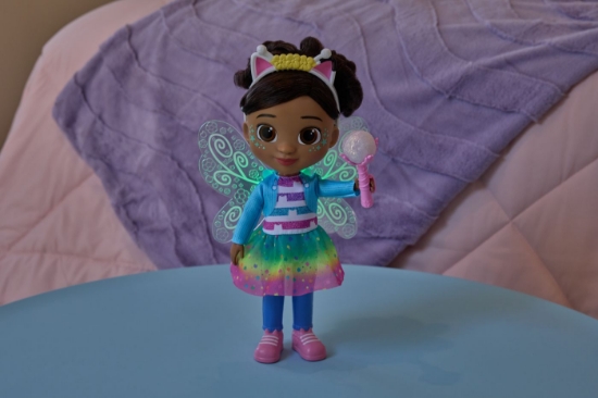 Imagine GABBYS DOLLHOUSE FAIRYLANDIA MAGIA PAPADIEI PAPUSA GABBY INTERACTIVA 33CM
