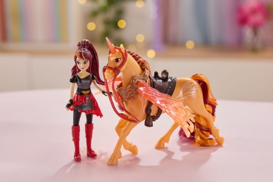 Imagine UNICORN ACADEMY SET MAGIA ARIPILOR CU PAPUSA VALENTINA SI UNICORNUL CINDER CU ACCESORII
