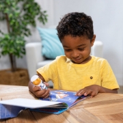 Imagine Melissa & Doug sticker wow set de joacă autocolante și ștampilă astronaut