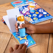 Imagine Melissa & Doug sticker wow set de joacă autocolante și ștampilă astronaut