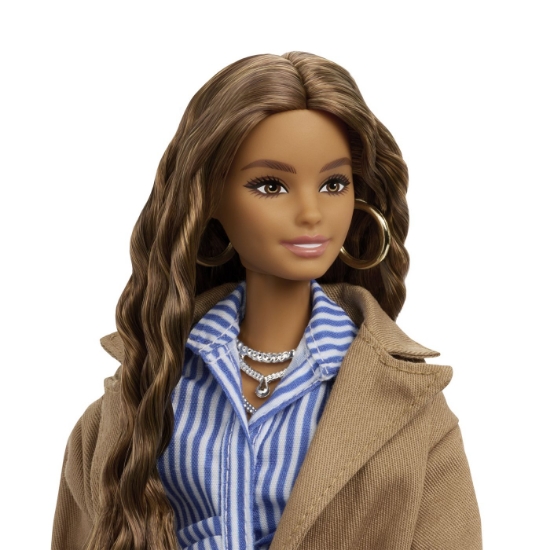 Imagine BARBIE SIGNATURE SAPTAMANA MODEI LA NEW YORK PAPUSA BARBIE 