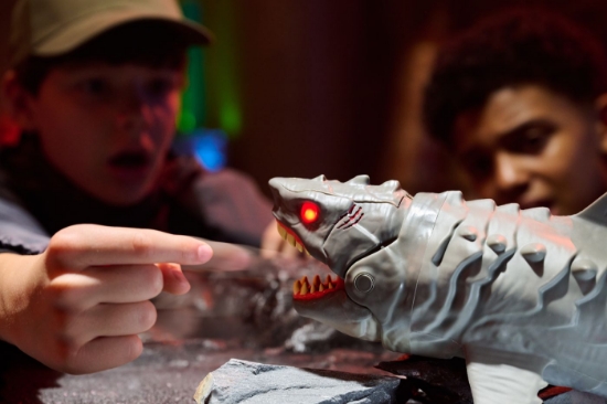 Imagine PRIMAL HATCH JUCARIE INTERACTIVA FIGURINA RECHIN MEGALODON IN OU