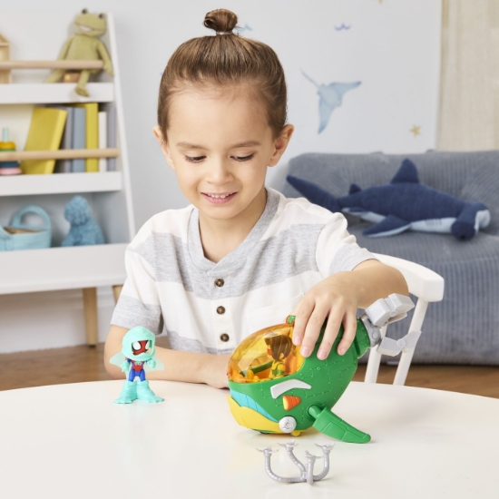 Imagine SPIDEY SI PRIETENII LUI UIMITORI MARVEL WATER WEBS SET SUBMARINUL DOC OCK CU FIGURINE SI ACCESORII