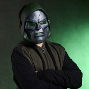 Imagine MARVEL AVENGERS DOOMSDAY MASCA POWER SURGE FX DOCTOR DOOM ELECTRONICA