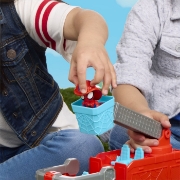 Imagine SPIDEY SI PRIETENII LUI UIMITORI MARVEL RESCUE WEBS SET CAMION DE POMPIERI CU FIGURINE SI ACCESORII 