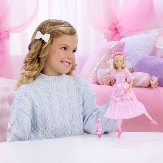 Imagine BARBIE SPARGATORUL DE NUCI PAPUSA CLARA BALERINA