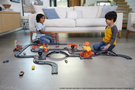 Imagine HOT WHEELS CITY MAGAZIN DE ANVELOPE 
