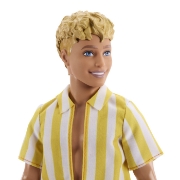 Imagine BARBIE PAPUSA BAIAT FASHIONISTAS IN CAMASA SI PANTALONI PORTOCALII