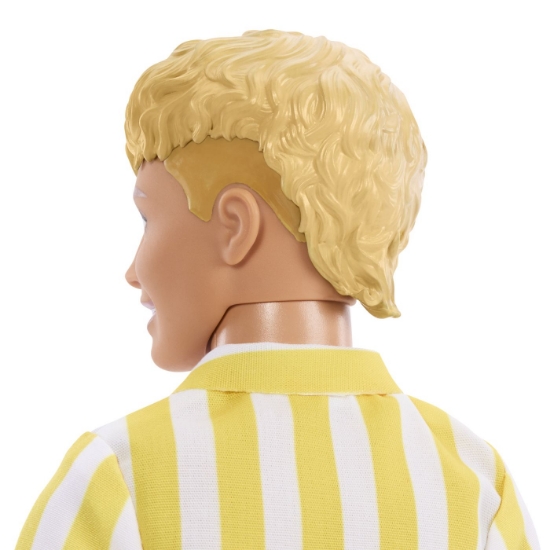 Imagine BARBIE PAPUSA BAIAT FASHIONISTAS IN CAMASA SI PANTALONI PORTOCALII