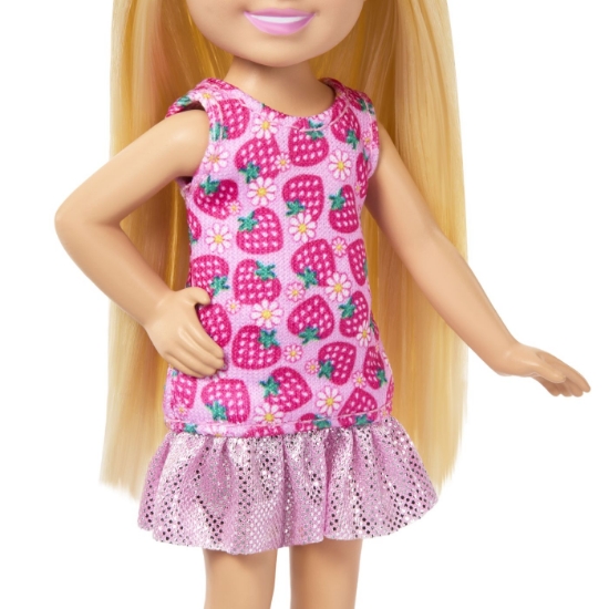 Imagine BARBIE PAPUSA CHELSEA BLONDA CU ROCHITA ROZ CU CAPSUNI