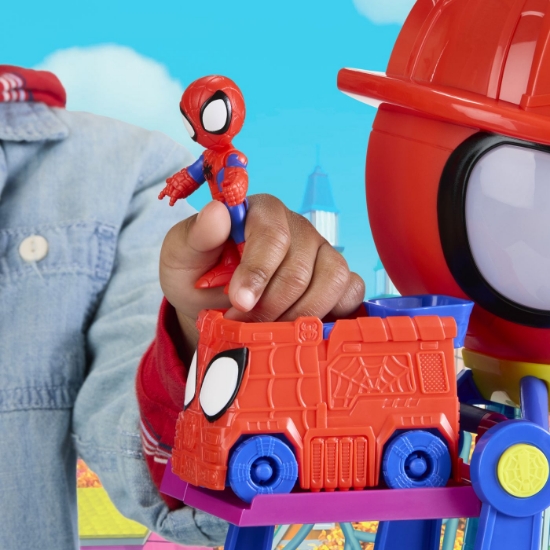 Imagine SPIDEY SI PRIETENII LUI UIMITORI MARVEL RESCUE WEBS SET DE JOACA WEBQUARTERS CU LUMINI SI SUNETE 