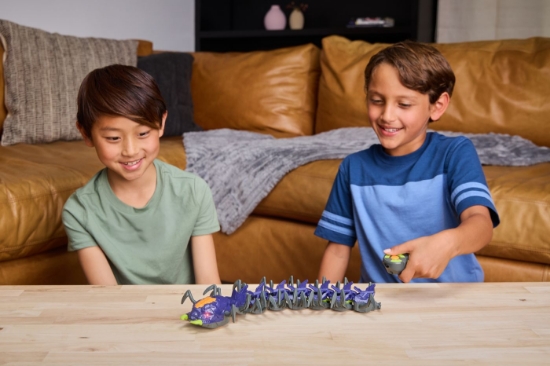 Imagine  HEX BOTS VIU IN INTERIOR EXPLODAPED CENTIPEDE CATARATOR CU TELECOMANDA