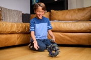 Imagine  HEX BOTS VIU IN INTERIOR EXPLODAPED CENTIPEDE CATARATOR CU TELECOMANDA
