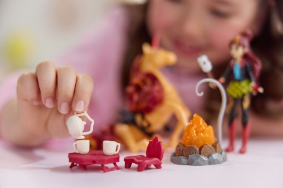Imagine UNICORN ACADEMY SET FOC DE TABARA CU PAPUSA VALENTINA SI UNICORNUL CINDER CU ACCESORII
