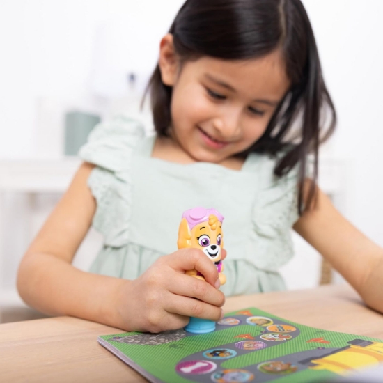 Imagine MELISSA AND DOUG STICKER WOW PATRULA CATELUSILOR SET DE JOACA AUTOCOLANTE SI STAMPILA SKYE